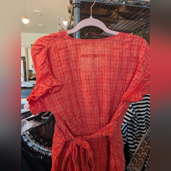 Women's Coral Plaid Textured Peplum Blouse Short Sleeve Tie Waist V Neck - Picture 4 of 10